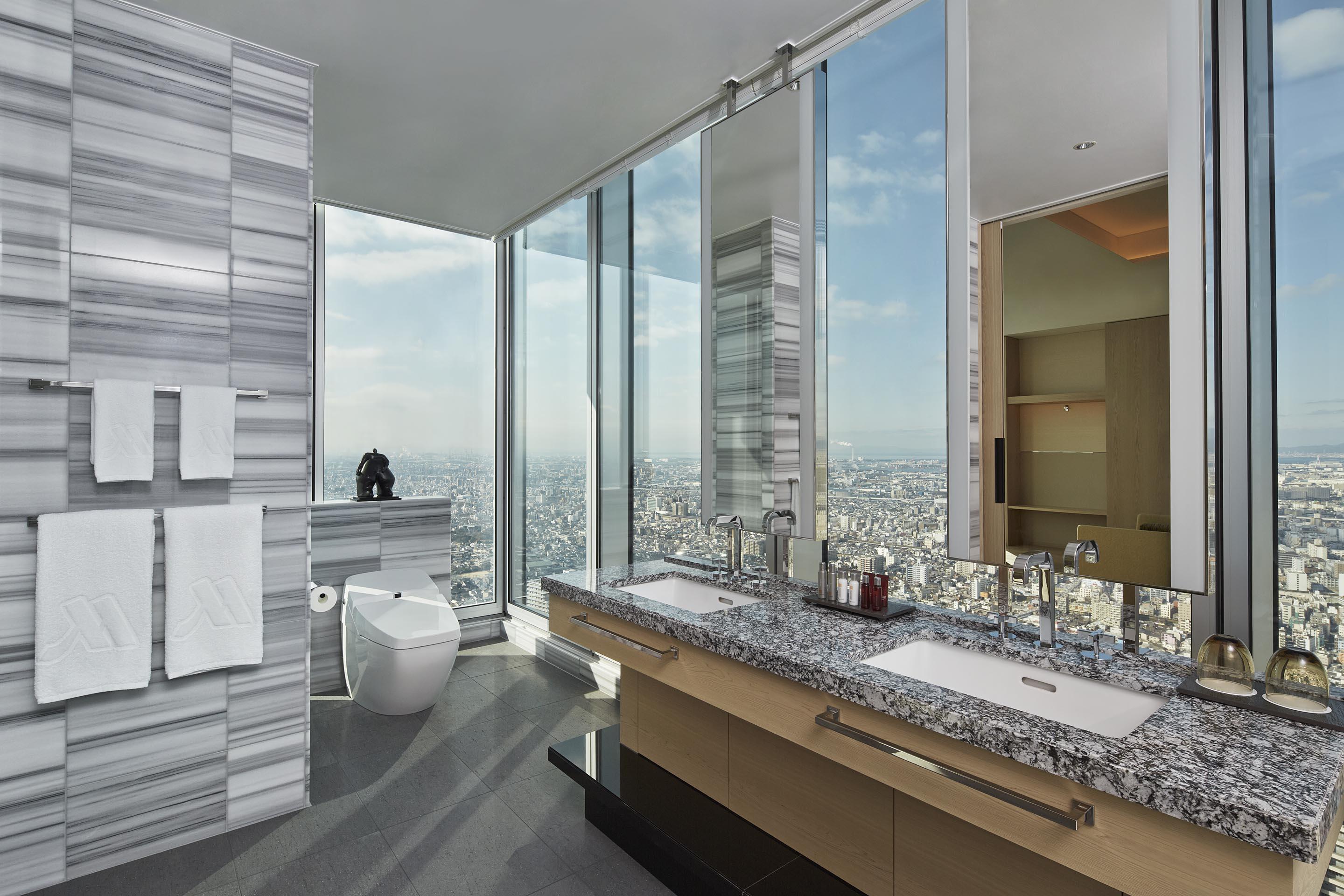 Osaka Marriott Miyako Hotel Екстериор снимка