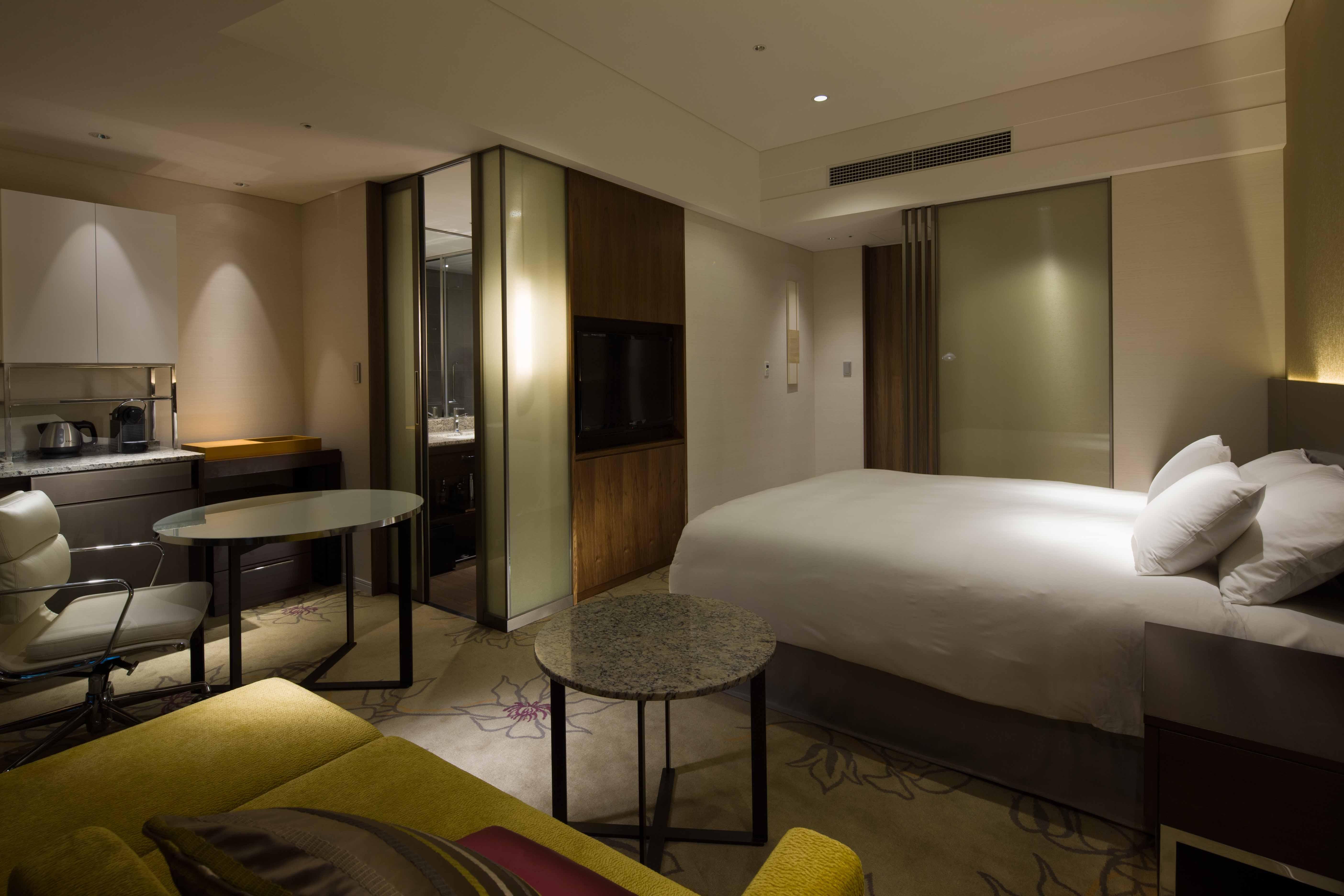 Osaka Marriott Miyako Hotel Екстериор снимка